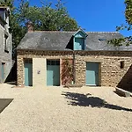 فندق مبيت وإفطار Chateau De Mont St Michel 3*