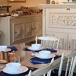 Chateau De Mont St Michel فندق مبيت وإفطار Saint-James