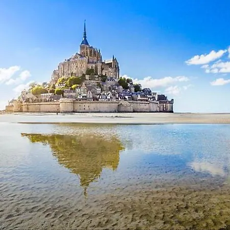 Chateau De Mont St Michel Bed and Breakfast