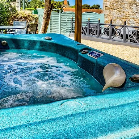 Bed & Breakfast Chateau De Mont St Michel 4*