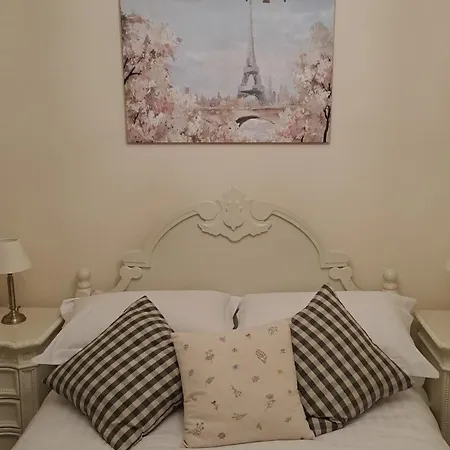 Bed & Breakfast Chateau De Mont St Michel 4*