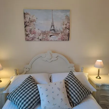 فندق مبيت وإفطار Chateau De Mont St Michel 4*