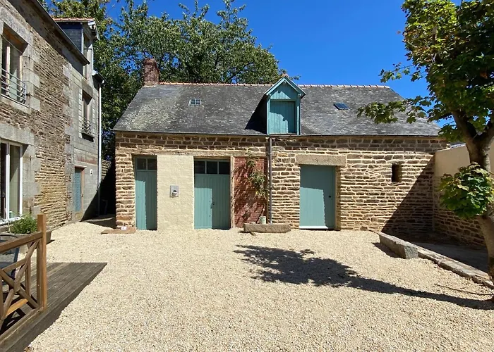 Bed & Breakfast Chateau De Mont St Michel 4*