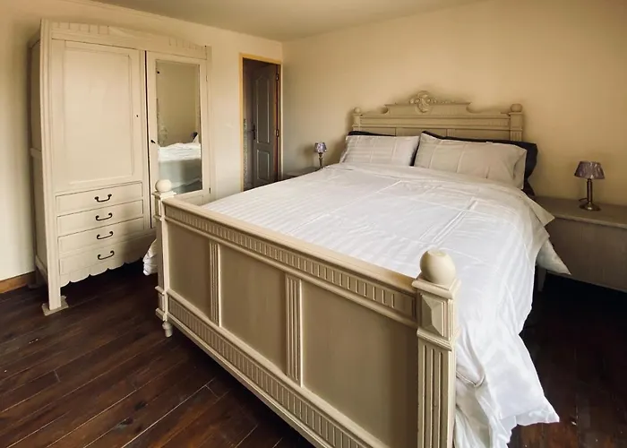 Bed & Breakfast Chateau De Mont St Michel