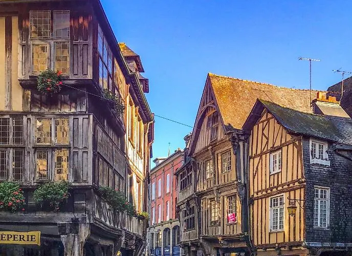 Chateau De Mont St Michel 4*