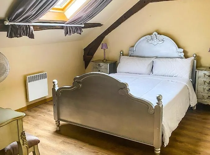 Chateau De Mont St Michel 4* Saint-James