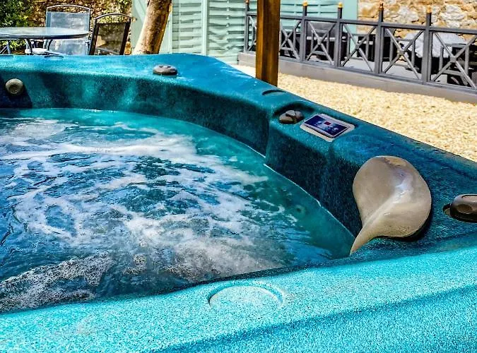 Bed & Breakfast Chateau De Mont St Michel 4*