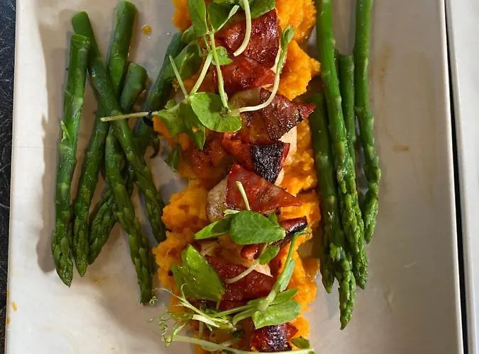 Chateau De Mont St Michel 4* Saint-James