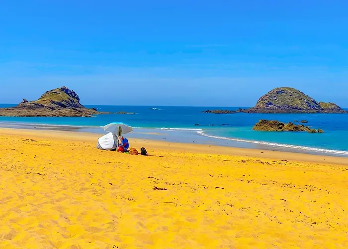 Chateau De Mont St Michel Saint-James