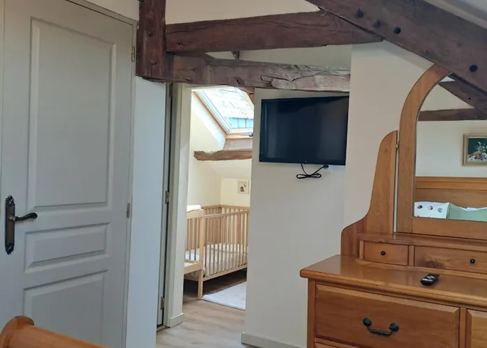 Chateau De Mont St Michel Bed & Breakfast Saint-James