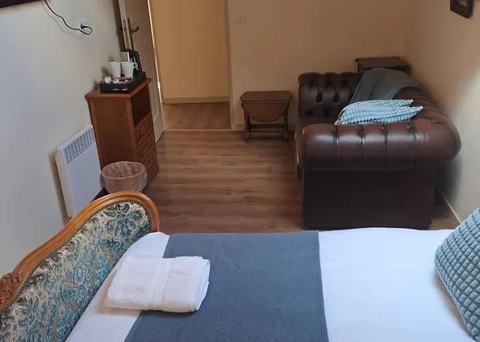 Oda ve Kahvaltı Chateau De Mont St Michel 4*