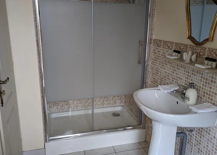 Chateau De Mont St Michel Couette-café Saint-James