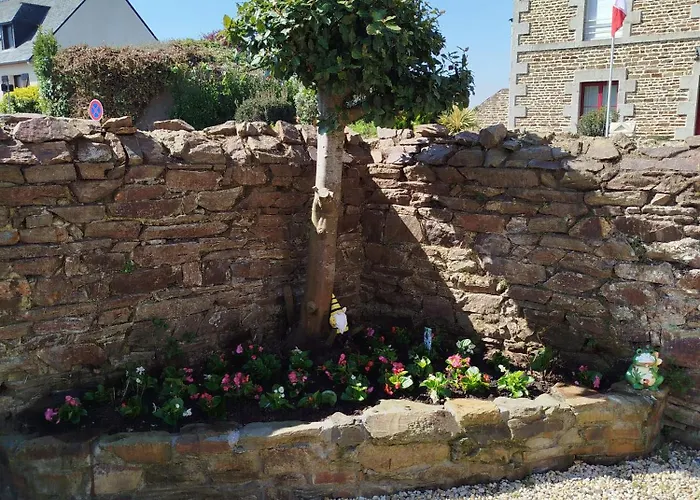 Chateau De Mont St Michel 4*