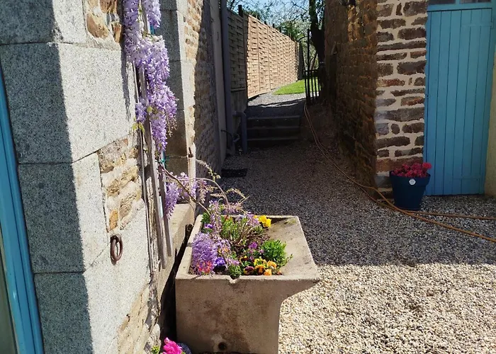 Chateau De Mont St Michel Saint-James